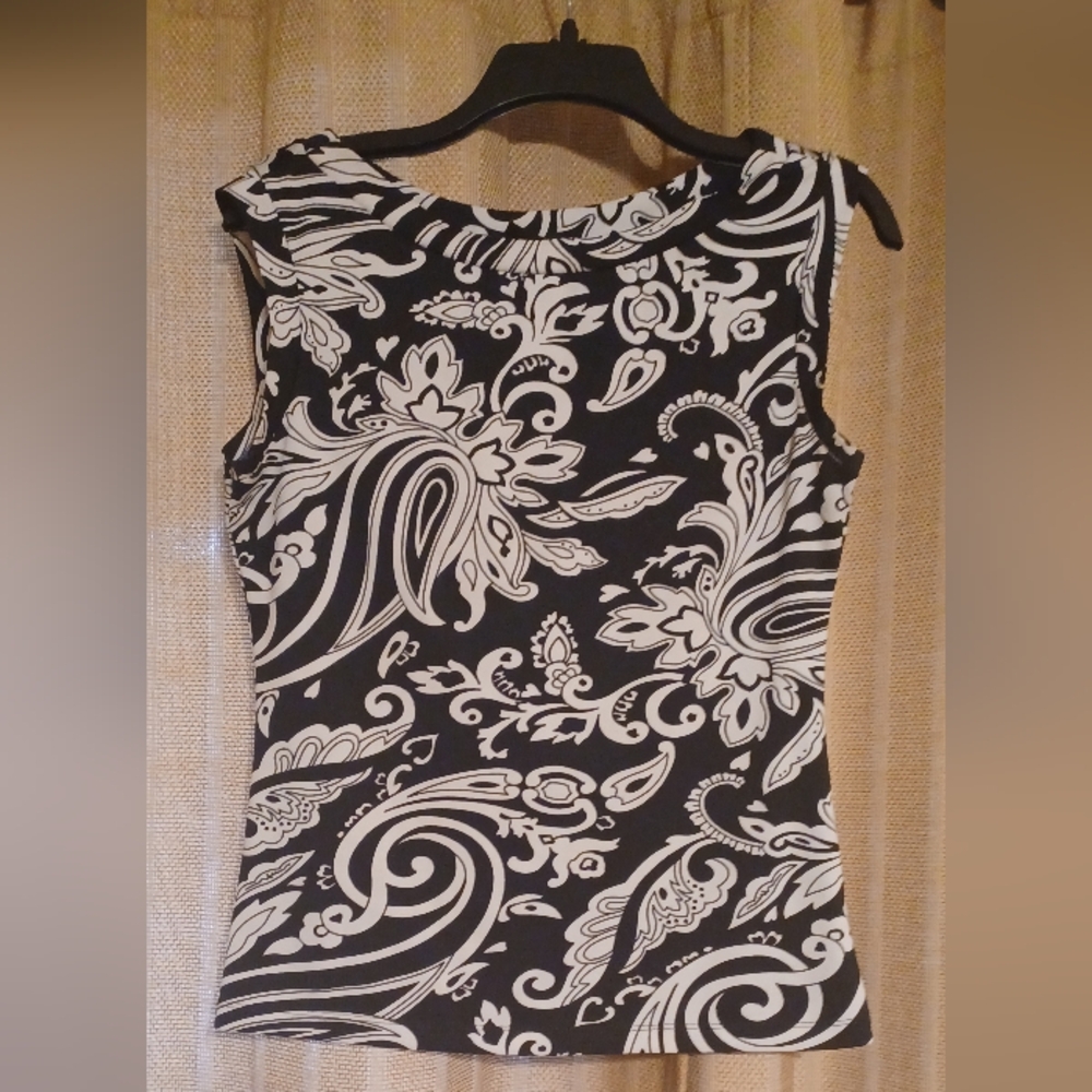 New York and Co. Stretch sleeveless top